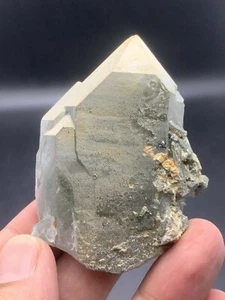 536 Carats Chlorine Quartz Crystal Specimen. - Picture 1 of 7