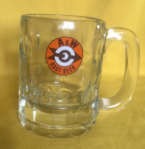 Taza de vidrio de cerveza de raíz vintage A & W 4 3/8"" logotipo de diana con flecha pesada - Imagen 1 de 6