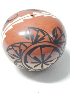 VINTAGE JEMEZ PUEBLO INDIAN SEED POT POLISHED + MATTE POTTERY - DONALD CHINANA - Picture 1 of 5