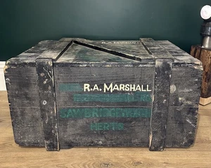 Beautiful Objects: A large military chest, Second lieutenant R.A. Marshall - Picture 1 of 12