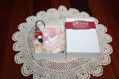 Muñeca American Girl Muñeca de porcelana Samantha Clara en caja, Pleasant Company, usada en excelente estado Foto 1 de 4