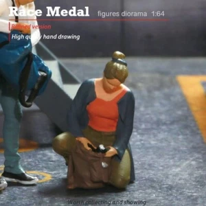 ED 1:64 Painted Figure Model Miniature  Diorama Lady Flipping Bag Blue - Picture 1 of 3