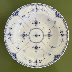 Royal Copenhagen 565 Large Blue Fluted Half Lace Border Soup Bowl 9-7/8” - Picture 1 of 4