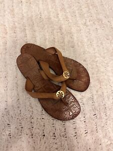 Tory Burch Thora Flat Sandal, Size 7 - Brown/Gold
