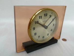 60/70s WESTCLOX GOLD MANTEL CLOCK, Vintage PEACH PERSPEX Retro AA BATTERY QUARTZ - Picture 1 of 8