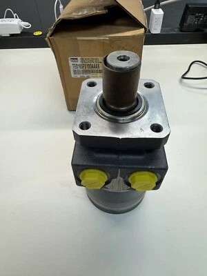 NEW!! PARKER TE0165FS100AAAB Hydraulic Motor - Image 1 of 3