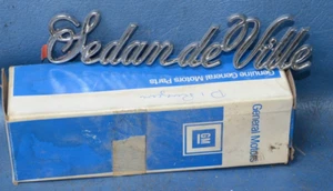 NOS 1985-93 Cadillac SEDAN DEVILLE Script Emblem Badge Logo Trim OEM GM 20440999 - Bild 1 von 7