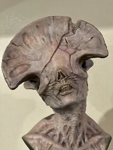 Statua busto horror Angel of Death Hellboy - Foto 1 di 6