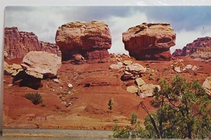 Utah UT Capitol Reef National Monument Twin Rocks Green River Postkarte alte Ansicht - Bild 1 von 2