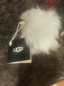 UGG Christbaumschmuck grau Kunst Zaunkönig Fell 4" Kugel Rucksack Schlüssel - Bild 1 von 3