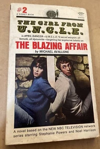 The Girl from UNCLE #2: Blazing Affair Michael Avallone Signet PB 1st Print 1966 - Bild 1 von 4