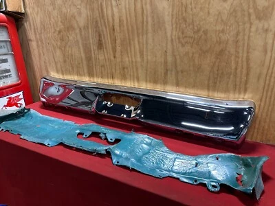 NOS 1973 雪佛兰 IMPALA 站 WAGON CHROME 后置发动机 GM 332361 — 第 1/4 张图片