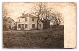 Edificio/Casa RPPC ALBION ANTIGUO ~ Increíble Mensaje OB ~ Illinois IL - Imagen 1 de 2