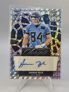 2025 Panini Mosaic #RS-GHM Gunnar Helm Rookie Scripts 💥 Titans - Bild 1 von 2