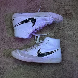 Size 14 - NIKE Blazer 77 Mid Vintage Sketch 2020 - Black CW7580-101 - Picture 1 of 6