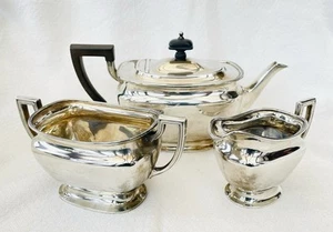 SET DA TÈ TRE PEZZI ARGENTO STERLING (781 grammi) - Horace Woodward, Londra, 1916. - Foto 1 di 15