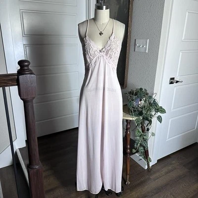 Vintage 70s 80s Adonna light pink with lace trim maxi long night gown Size M - Изображение 1 из 4