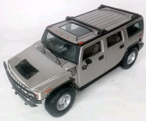 Maisto Hummer H2 Humvee SUV 1:18 Silver Gray 2002 Collectible Model Car - Picture 1 of 13