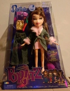 Bratz Fashion Doll - Dana serie 3 con 2 abiti e poster - Foto 1 di 6