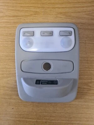 2015 RENAULT CAPTUR MK1 FRONT ROOF INTERIOR COURTESY READING LIGHT 739486822R - Image 1 of 4