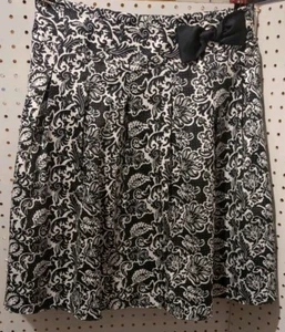 Apt 9 Petites Black White Floral Skirt Size 10P Bow - Picture 1 of 4