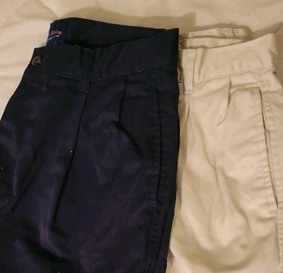 Bermudas de sarga Charter Club para mujer talla 30 calce regular liso caqui + azul marino Foto 1 de 4