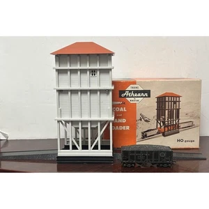 HO Scale Athearn Automatic Coal and Sand Loader - Picture 1 of 6