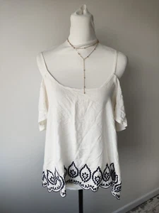 Nuevo con etiquetas A&F Mujer Crema Azul Marino Verano Bordado Floral Informal Top Talla M 10 - Imagen 1 de 7