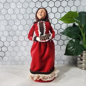 Byers Choice Valentine Woman 2011 with Heart Shaped Box of Chocolate Candies - Picture 1 of 19