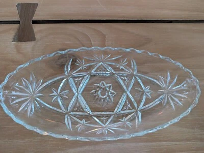 Glass decorative small Oval Dish - Image 1 of 4