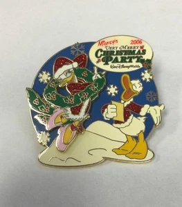 WDW - Mickey's Very Merry Christmas Party 2006 Donald and Daisy Duck Disney Pin - Picture 1 of 3