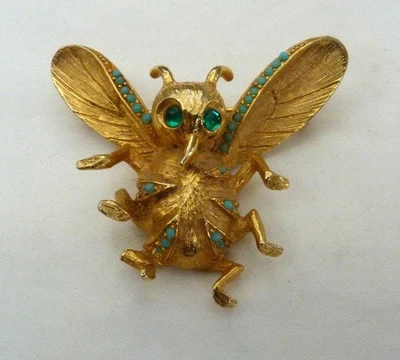 VINTAGE SIGNED DeNICOLA 1960's TINY FAUX TURQUOISE GLASS CAB FANTASY BEE BUG PIN - Image 1 of 4