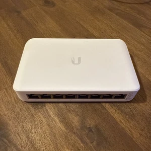 Ubiquiti USW-Lite-8-PoE Switch – Used, Good - Afbeelding 1 van 5
