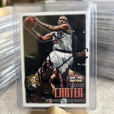 1999-00 SkyBox Vince Carter RC 2nd Year RAPTORS-In person AUTO🔥🔥🔥 HOF - Image 1 of 2