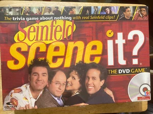 Mattel Seinfeld Scene It? Das interaktive Quiz DVD Brettspiel (NEU & versiegelt) - Bild 1 von 1