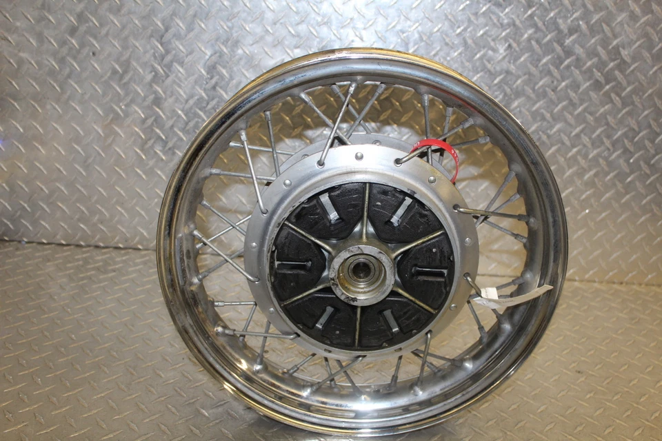 Llanta trasera Suzuki Savage 650 LS650P 1996  Foto 1 de 4