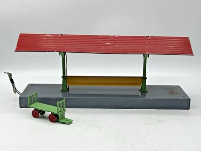 Gilbert American Flyer S калибр 586F придорожная станция с тележкой (без портера) - Изображение 1 из 4