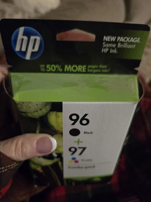 Paquete de 2 cartuchos de tinta tricolor originales HP 96 negros y 97 sellados OEM Foto 1 de 3