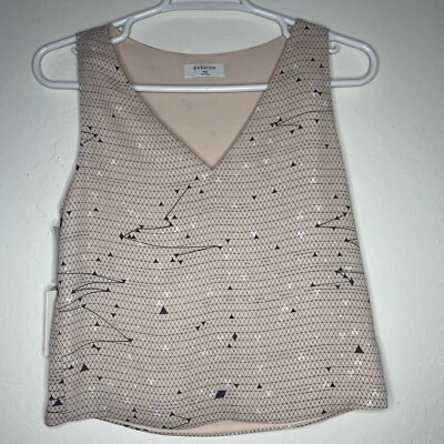 Camiseta sin mangas recortada forrada con cuello en V sin mangas Aritzia Babaton Murphy XXS Denude/negra Foto 1 de 4