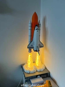 1:144 Scale STS Discovery OV-103 Space Shuttle Model with Night Light-up - Picture 1 of 8