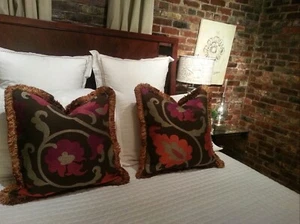 Pair New Rare Jacquard 20”x20” Throw Pillow Covers Brown Orange Pink Scroll - Picture 1 of 8