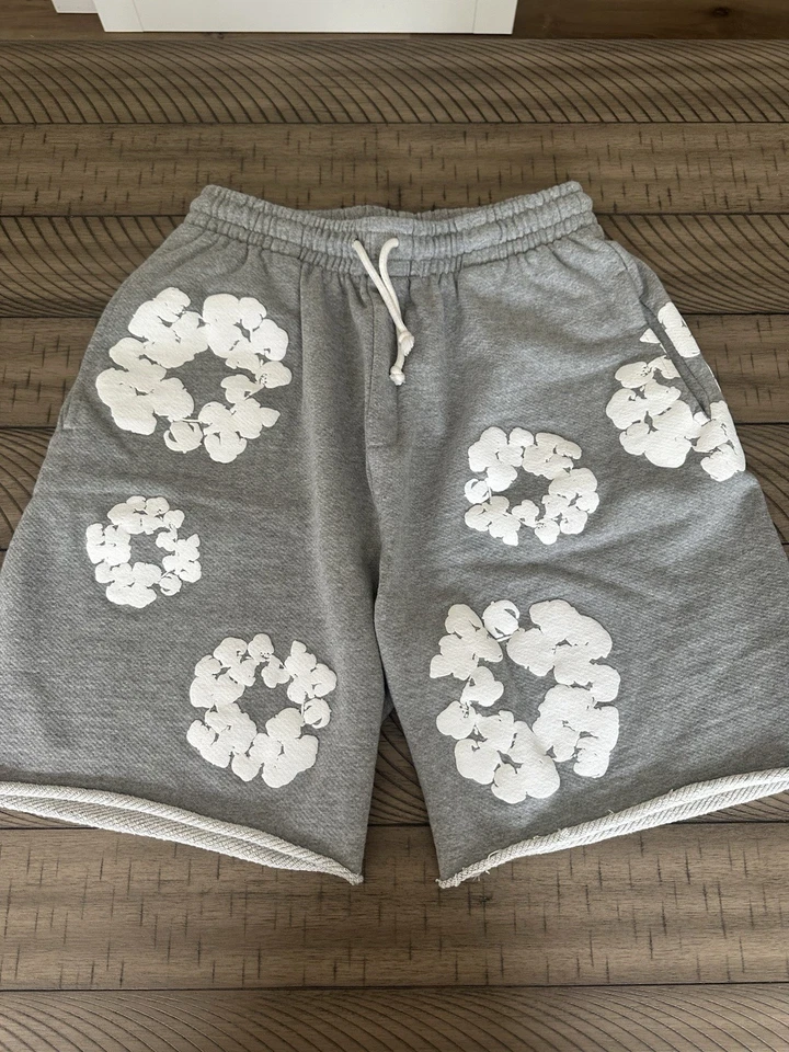 Pantalones Cortos Denim Tears The Cotton Wreath Gris, Talla Pequeña (Usados Una Vez) Foto 1 de 4