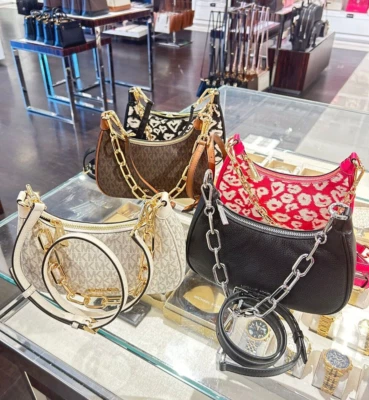 Bolso Bandolera Michael Kors Cora Mediano PVC o Cuero Bolso de Mano Cartera MK Foto 1 de 4