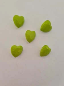 5 green heart shaped resin buttons 12 mm - Picture 1 of 1