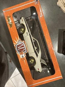 M2 MACHINES ( CHASE ) 1970 DODGE CHALLENGER T/A 1 OF 500 R53 DETROIT MUSCLE 1:24 - Picture 1 of 1