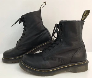 Botas de combate Dr. Martens 13512 para mujer de cuero negro punta redonda con cordones talla W7 - Imagen 1 de 10