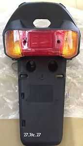 Taillight Tail Light with Fender Cover Alt 1992-2001 Yamaha JOG 50 CY50 --3KJ - Picture 1 of 3