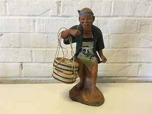 Figura de cerámica de muñeca Hakata japonesa vintage que representa a pescador con tambores - Imagen 1 de 1