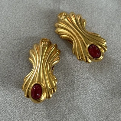 Vintage FENDI gold-plated Clip Earrings with Red Cabochons Signed Shell Shape - Image 1 of 4