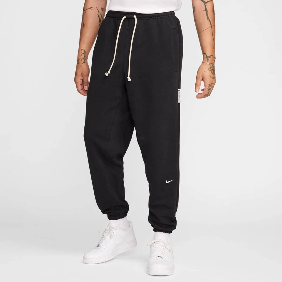 Nike Standard Issue Dri-Fit pantaloni da jogging da uomo pantaloni sportivi pantaloni della felpa - Immagine 1 di 1